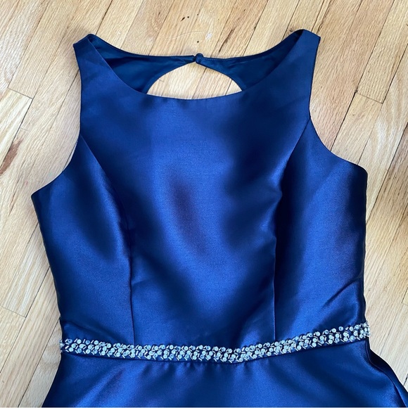 Minuet Petite Navy Fit & Flare Crystal Waist and Open Back Satin Dress Size L - Picture 3 of 11
